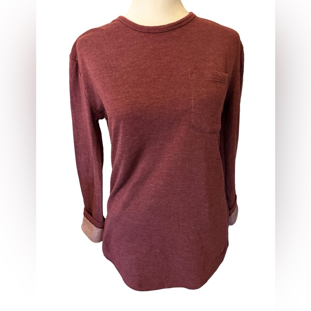 Magellan Outdoors women’s burgundy thermal top with striped inside pattern XS